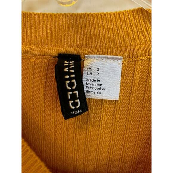 H&M Divided Womens Top S Mustard Mock Neck Sporty Crop Ribbed - Picture 4 of 5
